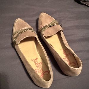 Women’s dress shoes